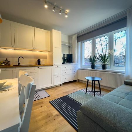 Urban Apartments Studio No 4A, Free Private Parking, Self Check-In Хожов Екстериор снимка