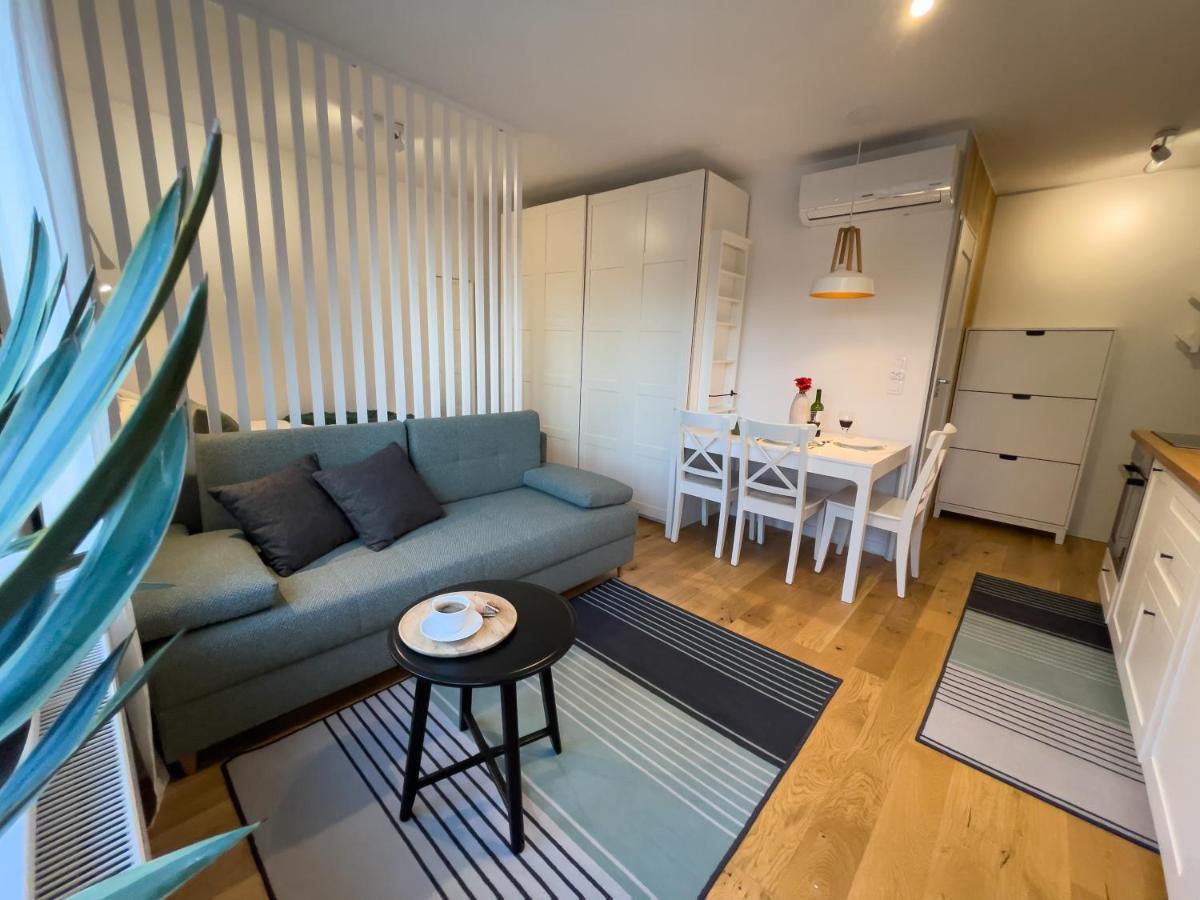 Urban Apartments Studio No 4A, Free Private Parking, Self Check-In Хожов Екстериор снимка