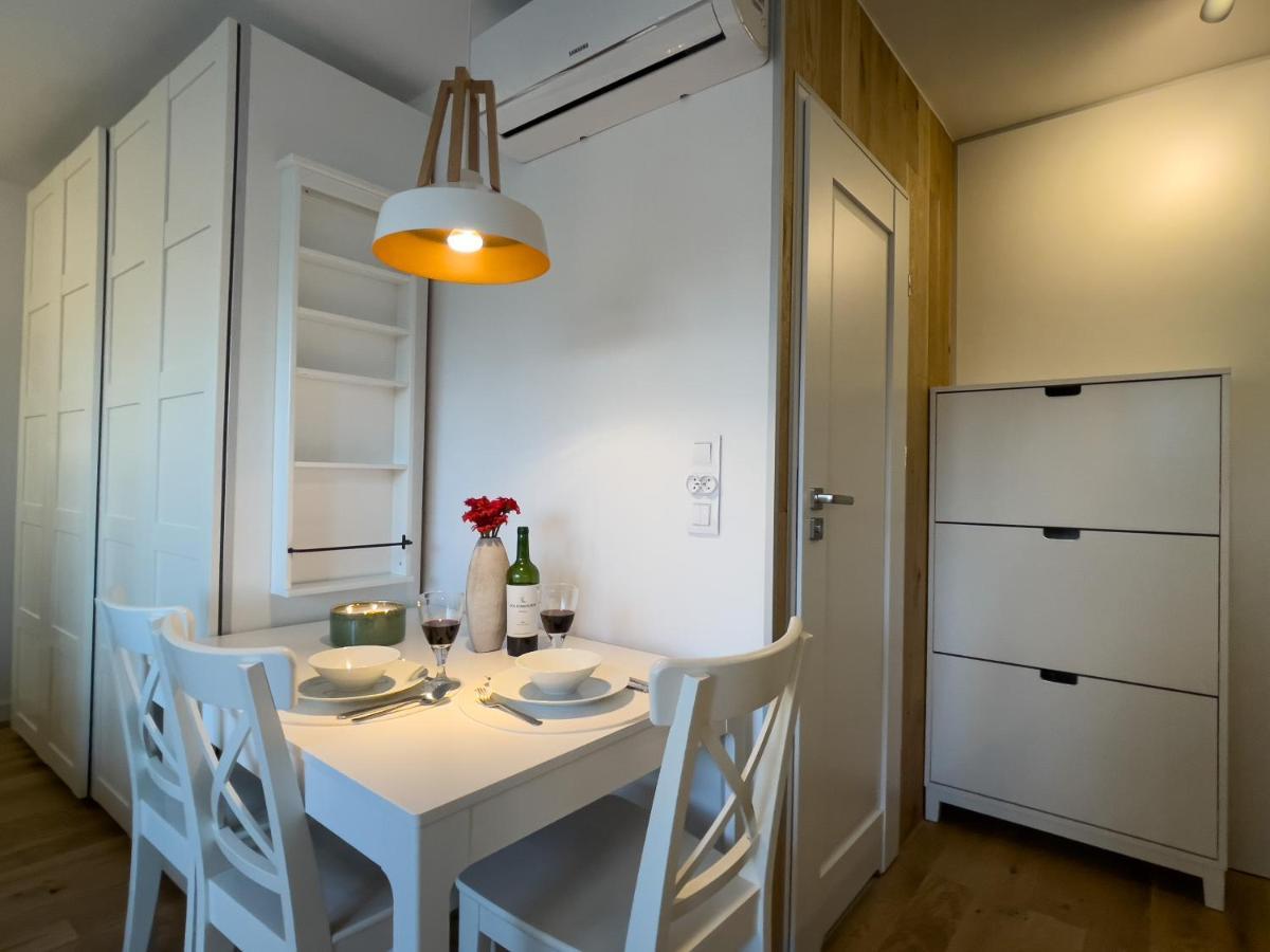 Urban Apartments Studio No 4A, Free Private Parking, Self Check-In Хожов Екстериор снимка
