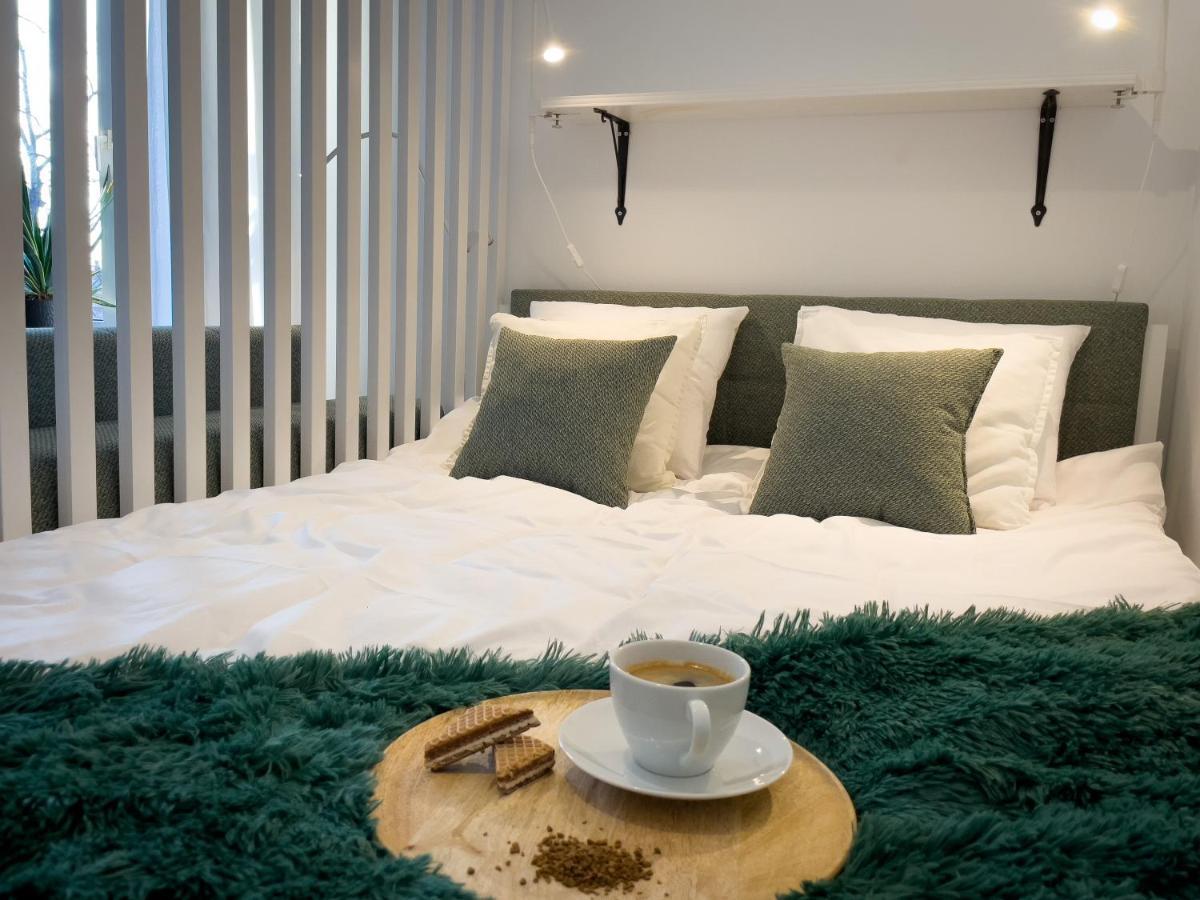 Urban Apartments Studio No 4A, Free Private Parking, Self Check-In Хожов Екстериор снимка