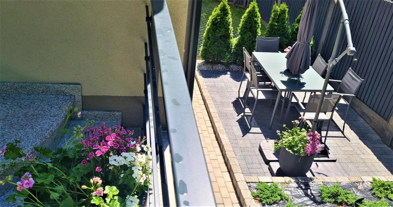 Urban Apartments Studio No 4A, Free Private Parking, Self Check-In Хожов Екстериор снимка